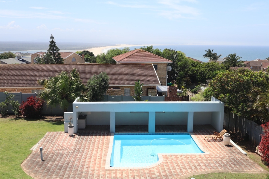 To Let 3 Bedroom Property for Rent in Wavecrest Eastern Cape